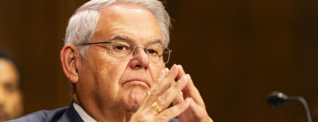 Menendez fait face à une accusation d’agent étranger dans une affaire de corruption révisée (2) Menendez fait face à une accusation d’agent étranger dans une affaire de corruption révisée (2)
