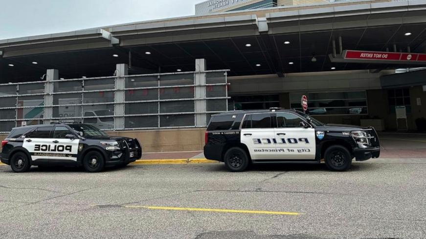 Cinq agents du groupe de travail antidrogue et un homme ont été blessés lors d’une fusillade dans une maison rurale du Minnesota