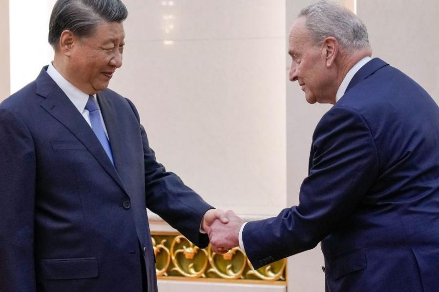 Chuck Schumer confronte Xi Jinping sur la position chinoise entre Israël et le Hamas lors du voyage des sénateurs à Pékin Chuck Schumer confronte Xi Jinping sur la position chinoise entre Israël et le Hamas lors du voyage des sénateurs à Pékin