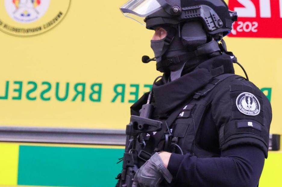 La police belge tue un suspect lors d’une fusillade contre des supporters de football suédois à Bruxelles La police belge tue un suspect lors d’une fusillade contre des supporters de football suédois à Bruxelles
