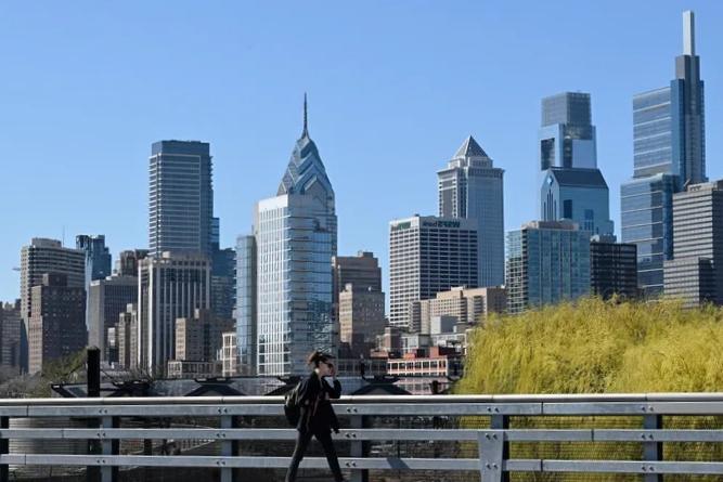 Bloomberg Philanthropies accorde à Philadelphie 1 million de dollars pour lutter contre la violence armée à travers des œuvres d’art publiques Bloomberg Philanthropies accorde à Philadelphie 1 million de dollars pour lutter contre la violence armée à travers des œuvres d’art publiques