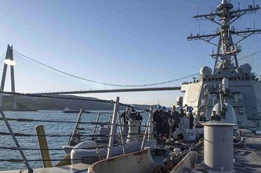 Un destroyer de la marine américaine abat des missiles et des drones se dirigeant vers le nord en direction d’Israël Un destroyer de la marine américaine abat des missiles et des drones se dirigeant vers le nord en direction d’Israël