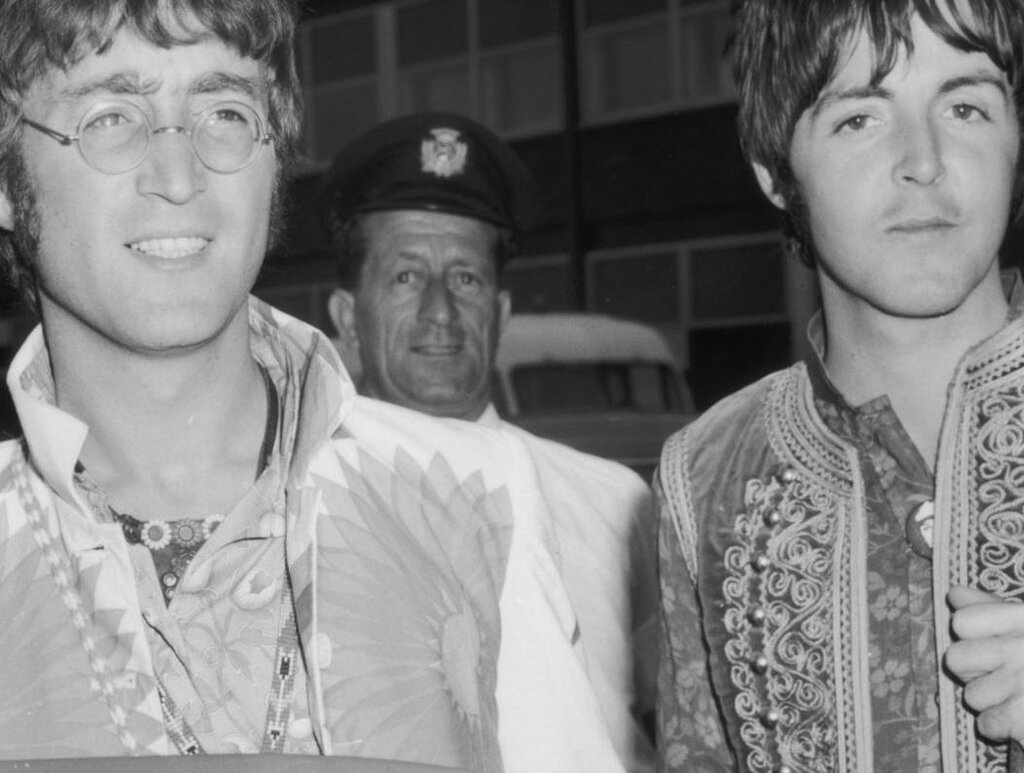 1 L’album de John Lennon a permis à Paul McCartney de se sentir « compétitif »