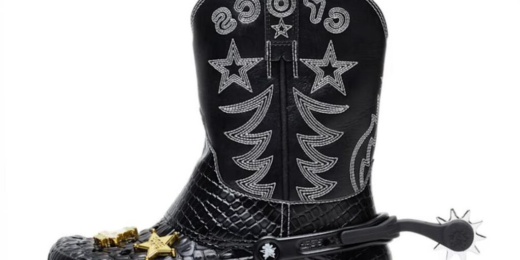 Crocs renforce le « laid » avec des bottes de cowboy à 120 $ Crocs renforce le « laid » avec des bottes de cowboy à 120 $