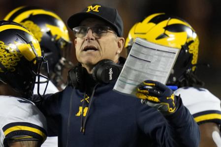 Billets achetés au nom d’un membre du personnel suspendu du Michigan pour deux matchs pour le titre de la SEC, selon une source AP Billets achetés au nom d’un membre du personnel suspendu du Michigan pour deux matchs pour le titre de la SEC, selon une source AP