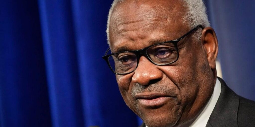 Clarence Thomas n’a jamais remboursé son prêt pour camping-car de luxe, selon une enquête du Sénat Clarence Thomas n’a jamais remboursé son prêt pour camping-car de luxe, selon une enquête du Sénat