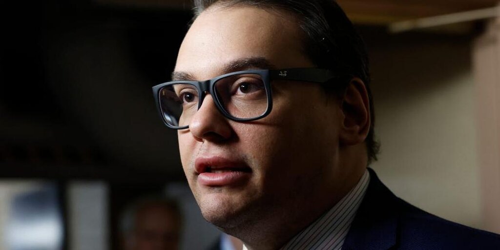 George Santos plaide non coupable devant la Cour fédérale George Santos plaide non coupable devant la Cour fédérale