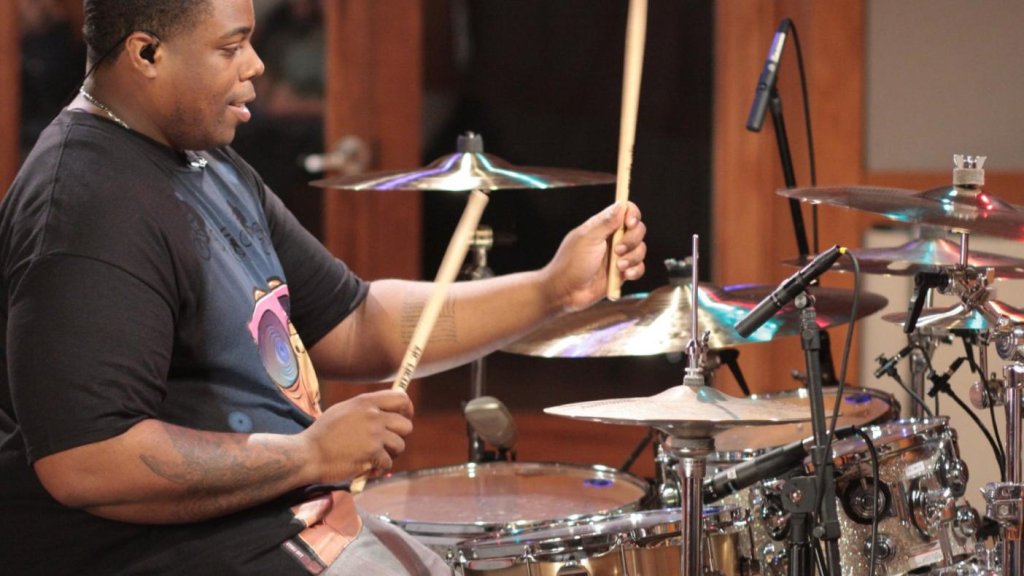 Ariana Grande et Justin Bieber pleurent la mort du batteur Aaron Spears