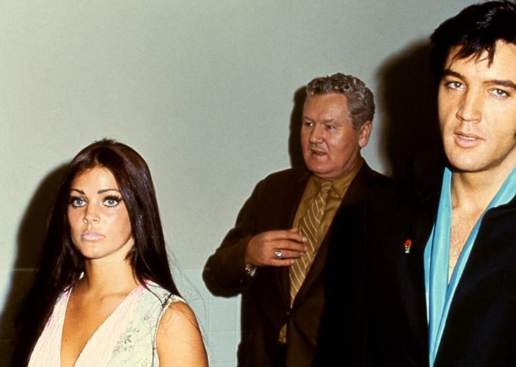 La grand-mère d’Elvis l’a prévenu qu’il ne passait pas assez de temps avec sa femme ou sa fille