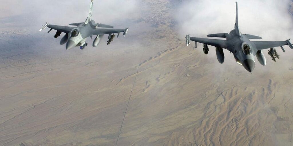 L’Ukraine commence une formation « en vol » sur les avions de combat F-16