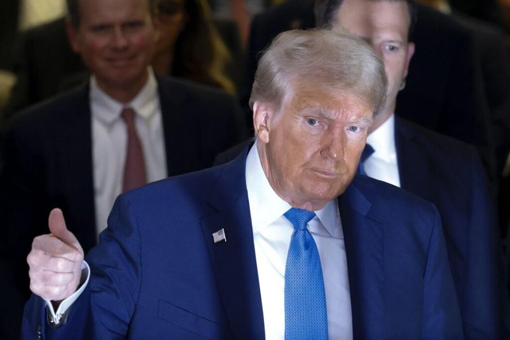 Trump soutient la demande de diffusion en direct du procès pour ingérence électorale