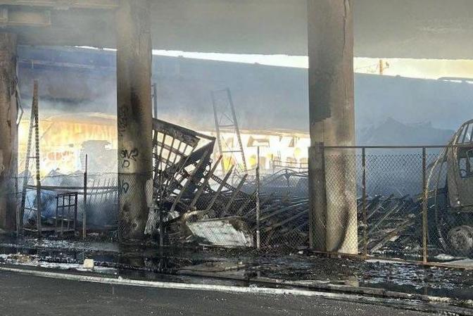 Un incendie massif sur l’I-10 à Los Angeles fait l’objet d’une enquête pour incendie criminel Un incendie massif sur l’I-10 à Los Angeles fait l’objet d’une enquête pour incendie criminel