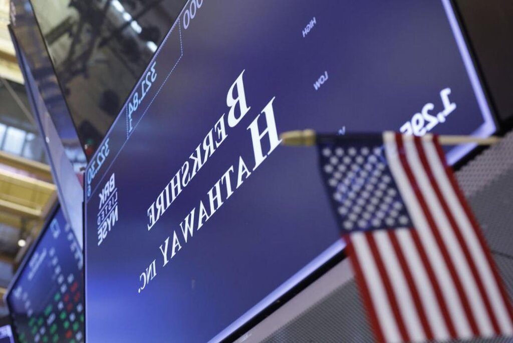Le milliardaire Charlie Munger, bras droit de Warren Buffet, est décédé à 99 ans