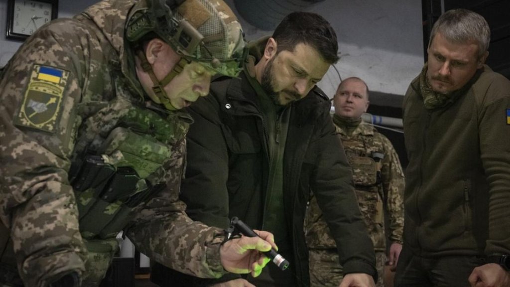 Exclusif AP : Zelensky déclare que l’hiver rendra les combats contre la Russie plus difficiles