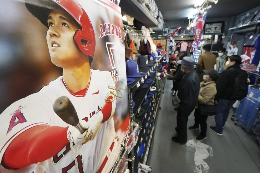 Ohtani peut se retirer de l’accord avec les Dodgers si les dirigeants Walter et Friedman perdent leur rôle dans l’équipe, selon une source AP Ohtani peut se retirer de l’accord avec les Dodgers si les dirigeants Walter et Friedman perdent leur rôle dans l’équipe, selon une source AP