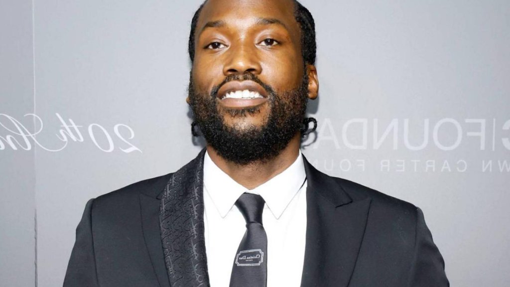 « Meek Mill devient ému alors qu’il discute de l’impact de Penn ». Loi sur la probation