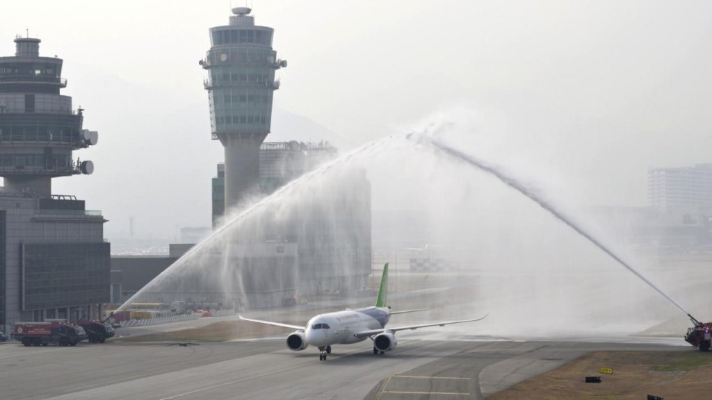 L’avion chinois C919 effectue son premier vol hors du continent