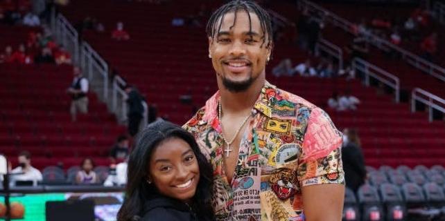 À l’intérieur de la relation de 3 ans de Simone Biles et Jonathan Owens À l’intérieur de la relation de 3 ans de Simone Biles et Jonathan Owens