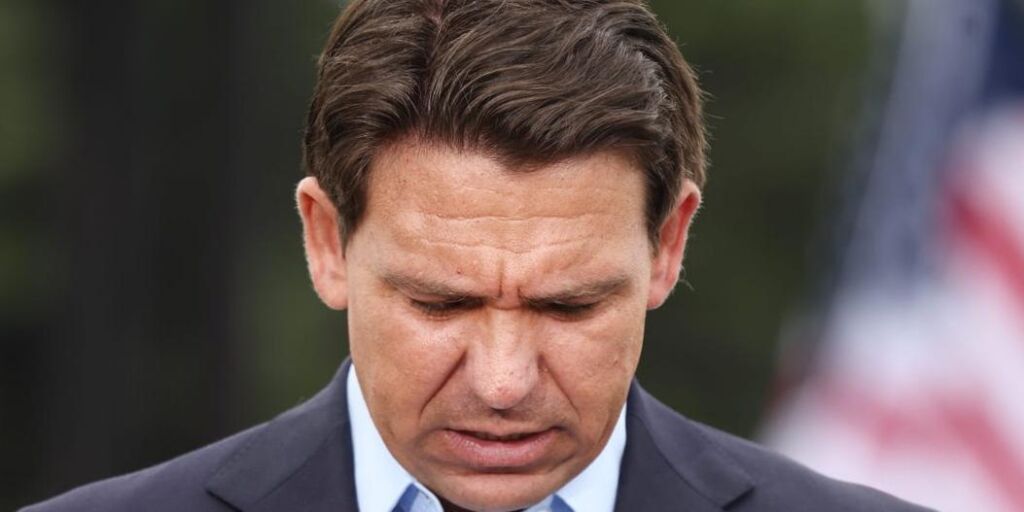 Un juge de Floride déclare que DeSantis a diffusé de fausses informations sur les soins de santé trans Un juge de Floride déclare que DeSantis a diffusé de fausses informations sur les soins de santé trans