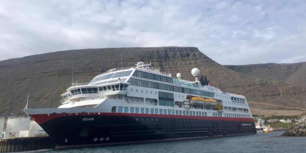 Un passager de croisière décrit le moment où Rogue Wave a heurté son navire Un passager de croisière décrit le moment où Rogue Wave a heurté son navire