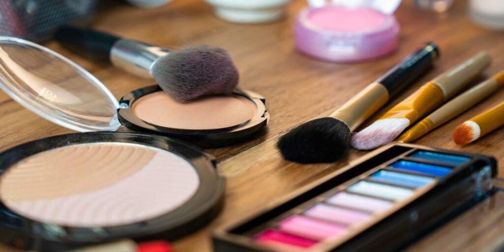 Pourquoi le « maquillage d'influenceur » ne fonctionne pas dans la vraie vie