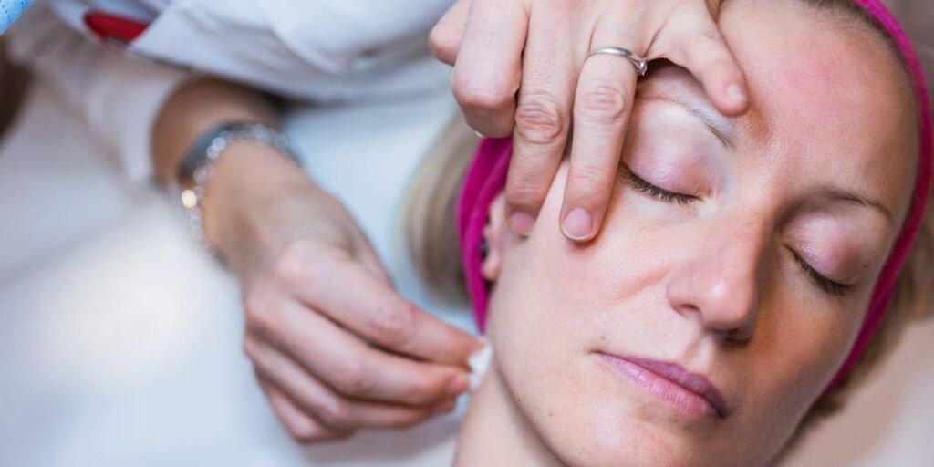 Le traitement par microneedling Morpheus8 est terrifiant, déclare un agent de bord Le traitement par microneedling Morpheus8 est terrifiant, déclare un agent de bord