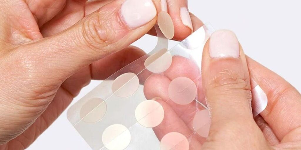 Les 5 meilleurs patchs anti-boutons de 2024, selon les dermatologues Les 5 meilleurs patchs anti-boutons de 2024, selon les dermatologues