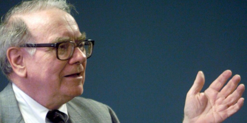 Warren Buffett gagne 100 000 $ de salaire depuis plus de 40 ans Warren Buffett gagne 100 000 $ de salaire depuis plus de 40 ans