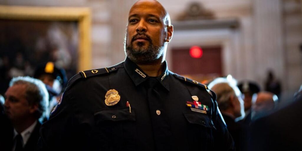 Un ancien policier du Capitole qui a combattu les émeutiers du 6 janvier se présentera au Congrès Un ancien policier du Capitole qui a combattu les émeutiers du 6 janvier se présentera au Congrès