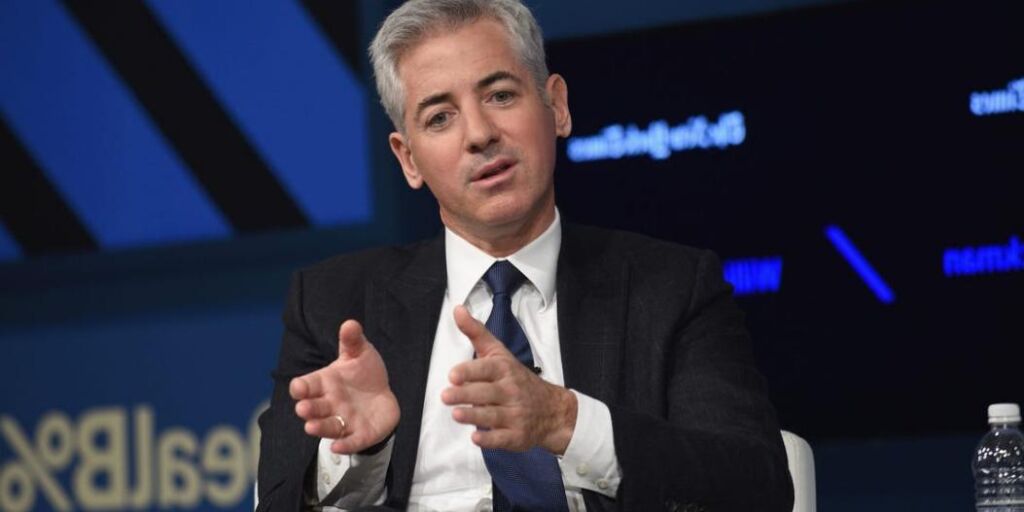 Ackman adoucit sa position sur le plagiat après la remise en question du dossier de son épouse