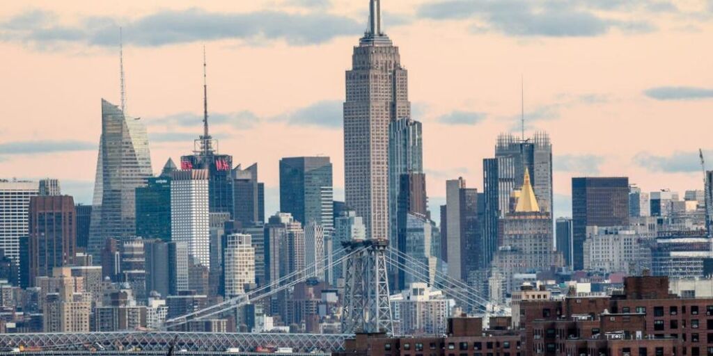 Les bureaux américains entrent dans un « territoire inexploré » alors que les postes vacants atteignent un record Les bureaux américains entrent dans un « territoire inexploré » alors que les postes vacants atteignent un record