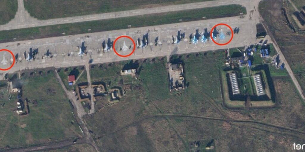 Des images satellite montrent que la Russie a peint de faux avions pour tromper l’Ukraine Des images satellite montrent que la Russie a peint de faux avions pour tromper l’Ukraine