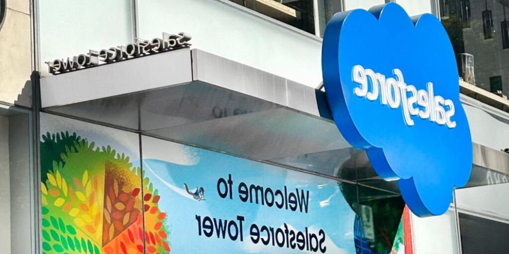 Salesforce réfute les informations selon lesquelles il imposerait un gel des embauches