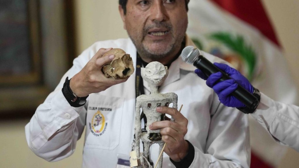 Les « extraterrestres » découverts au Pérou sont des poupées assemblées avec des os d'animaux Les « extraterrestres » découverts au Pérou sont des poupées assemblées avec des os d'animaux