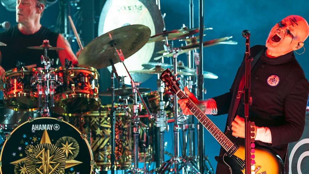 Smashing Pumpkins reçoit « plus de 10 000 » candidatures pour un nouveau guitariste Smashing Pumpkins reçoit « plus de 10 000 » candidatures pour un nouveau guitariste
