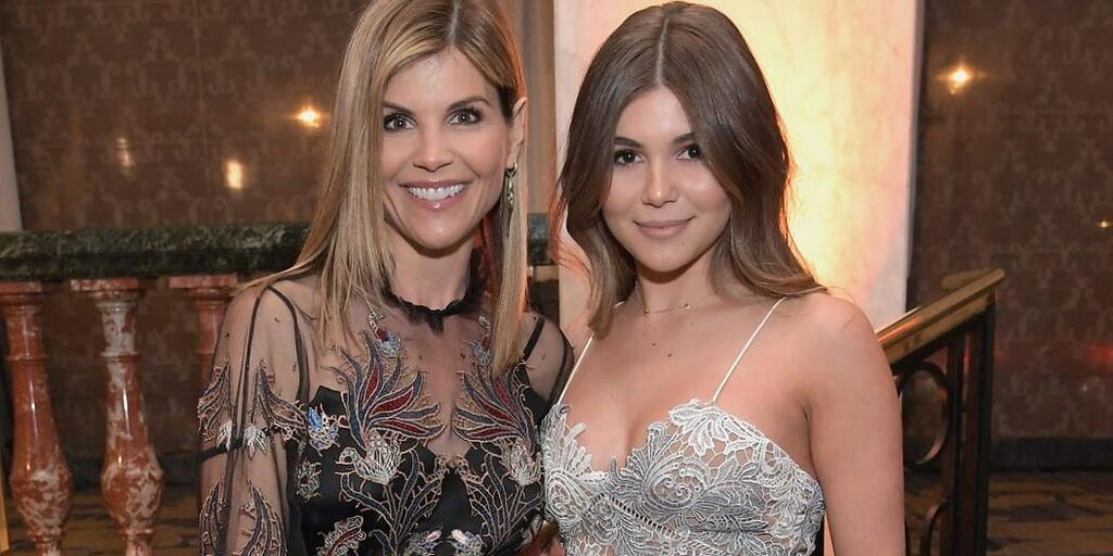 Olivia Jade a comparé la cuisine à la prison après l'incarcération de sa mère Lori Loughlin Olivia Jade a comparé la cuisine à la prison après l'incarcération de sa mère Lori Loughlin