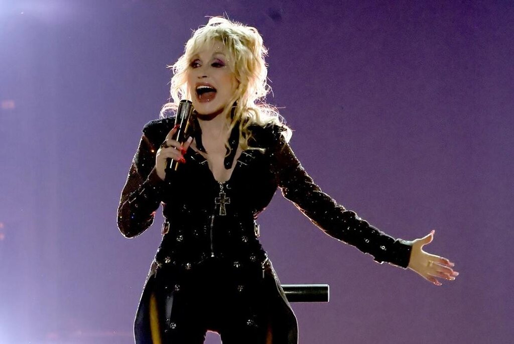 Dolly Parton avait autrefois eu l'impression qu'elle ressemblait à « l'enfer sans maquillage » Dolly Parton avait autrefois eu l'impression qu'elle ressemblait à « l'enfer sans maquillage »