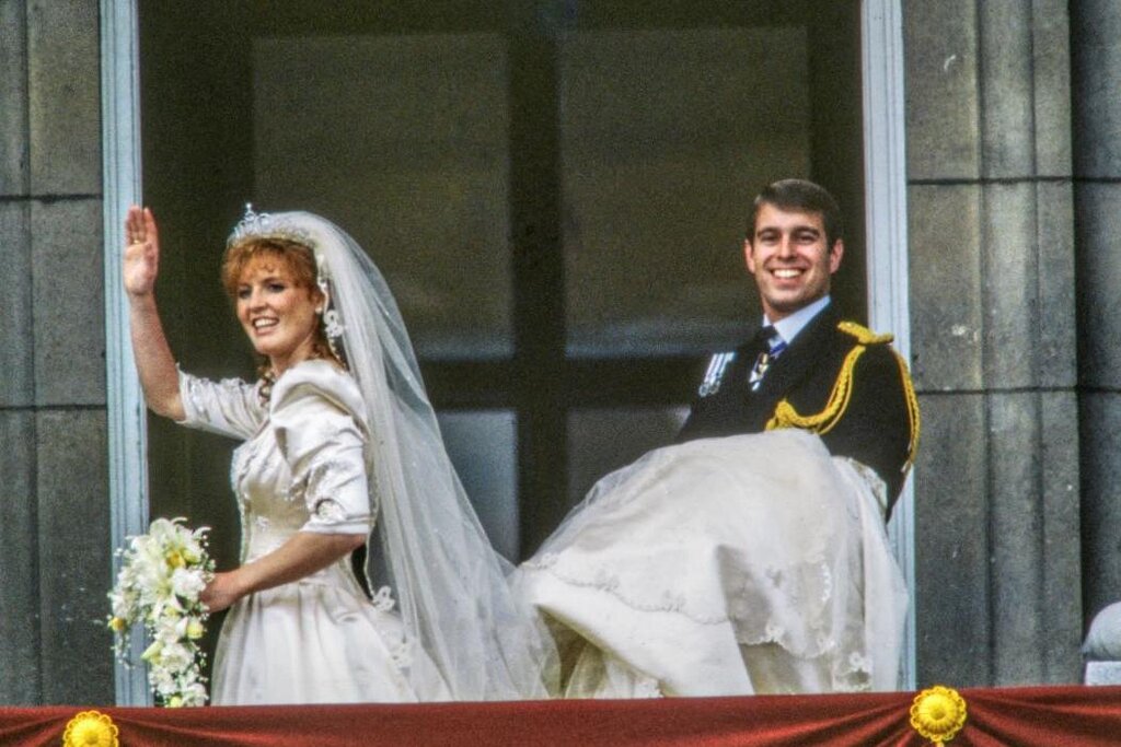 Le prince Andrew pourrait « restaurer sa réputation » en se remariant maintenant avec Sarah Ferguson, un commentateur qualifie cela de « très bonne idée » Le prince Andrew pourrait « restaurer sa réputation » en se remariant maintenant avec Sarah Ferguson, un commentateur qualifie cela de « très bonne idée »