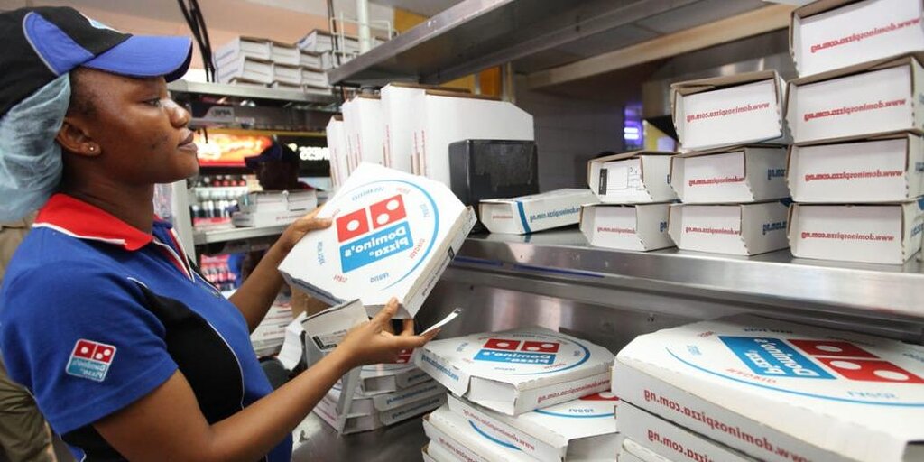 Domino's est la dernière marque américaine touchée par des réactions négatives au milieu de la tourmente au Moyen-Orient Domino's est la dernière marque américaine touchée par des réactions négatives au milieu de la tourmente au Moyen-Orient