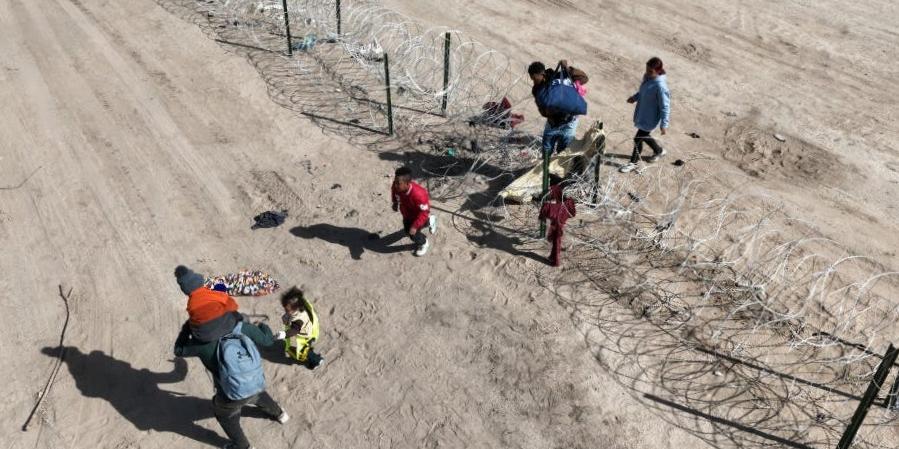 Les migrants chinois utilisent les guides chinois TikTok pour traverser la frontière américaine : CBS