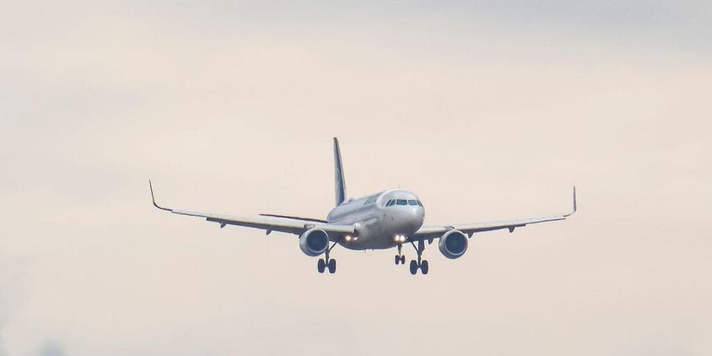 Un avion dérape sur une piste enneigée à l’aéroport lituanien Un avion dérape sur une piste enneigée à l’aéroport lituanien