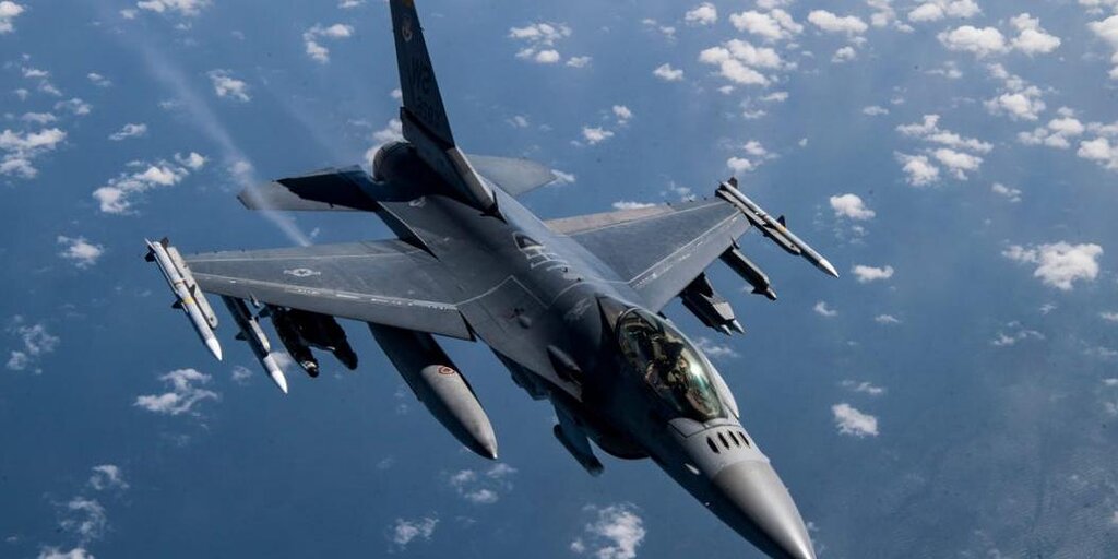 Les F-16 américains dépassent les attentes des pilotes ukrainiens : rapport Les F-16 américains dépassent les attentes des pilotes ukrainiens : rapport