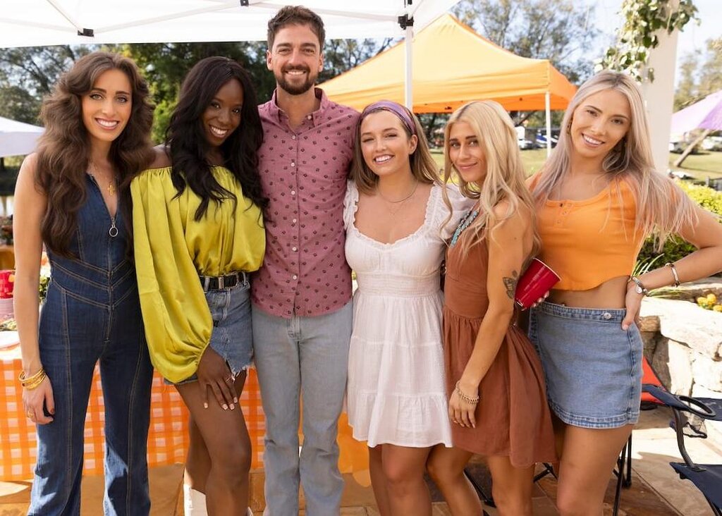 Brooklyn laisse entendre que Brandon se retrouve seul