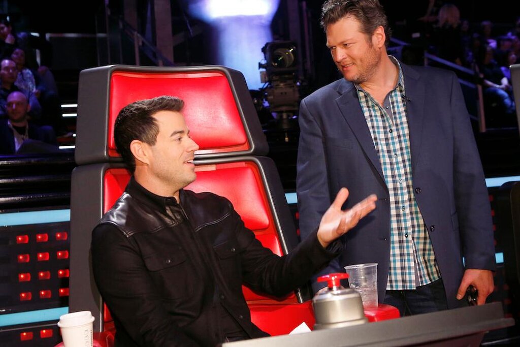 Blake Shelton publie un nouveau clip agricole, Carson Daly demande ce qui ne va pas chez lui