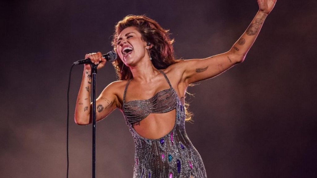 Miley Cyrus interprète « Psycho Killer » des Talking Heads