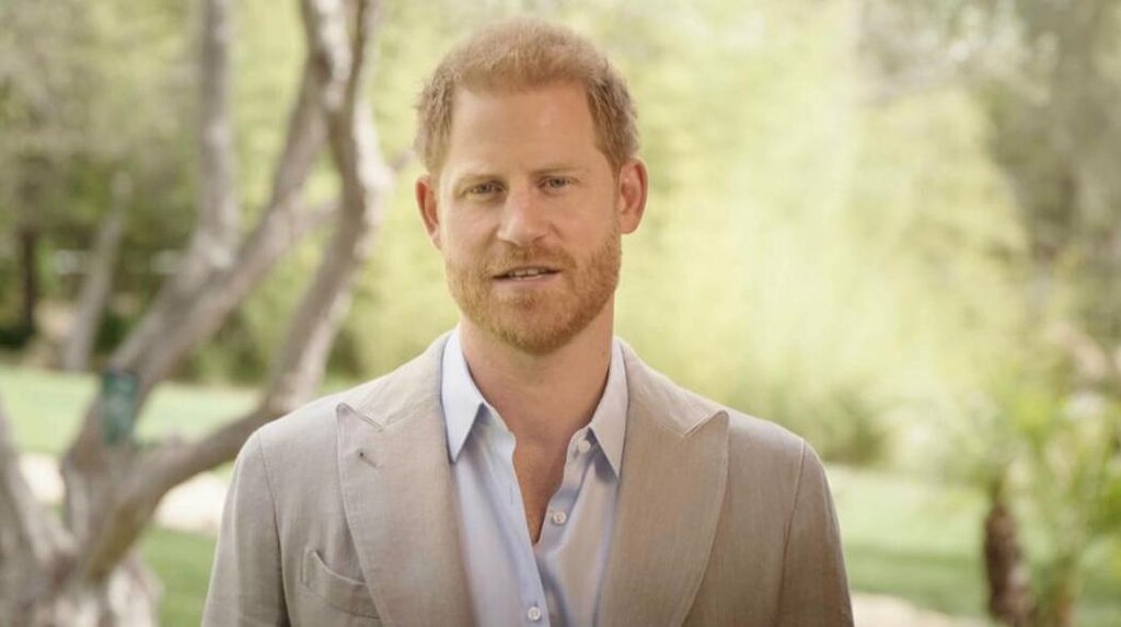 Royal Insider dit que le prince Harry pourrait faire un documentaire « Fly-on-the-Wall » et se demande si Duke valorise encore la vie privée