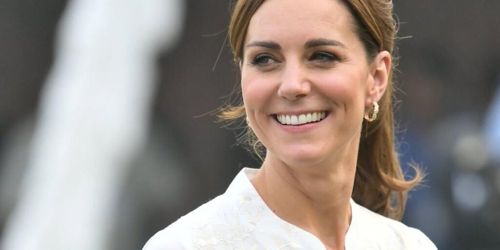 Kate Middleton s'excuse après trois mois d'absence du public pour l'échec de Photoshop Kate Middleton s'excuse après trois mois d'absence du public pour l'échec de Photoshop