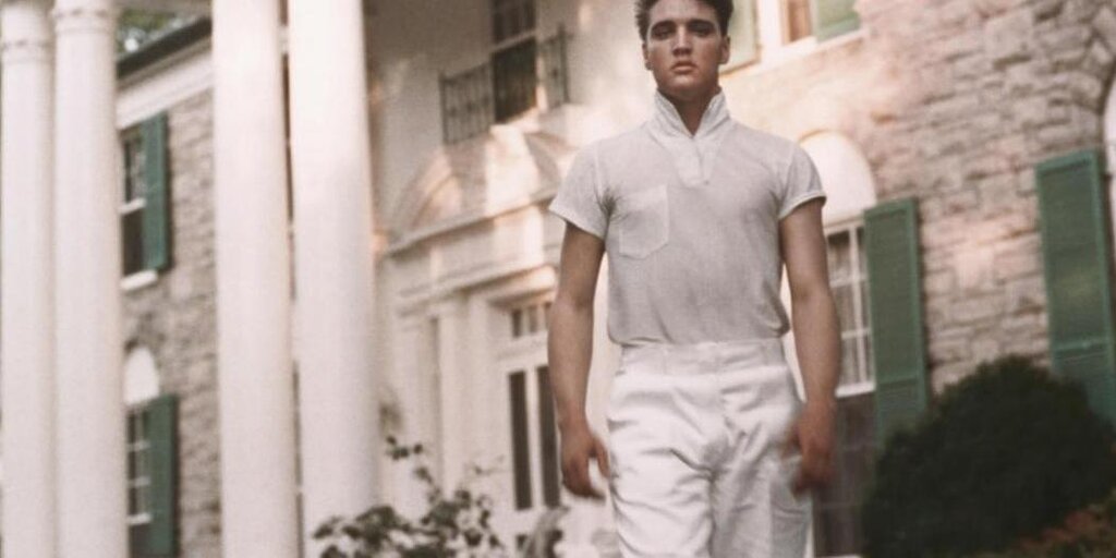 Le cuisinier d'Elvis Presley affirme que l'esprit du roi du rock and roll n'a jamais vraiment quitté Graceland après sa mort