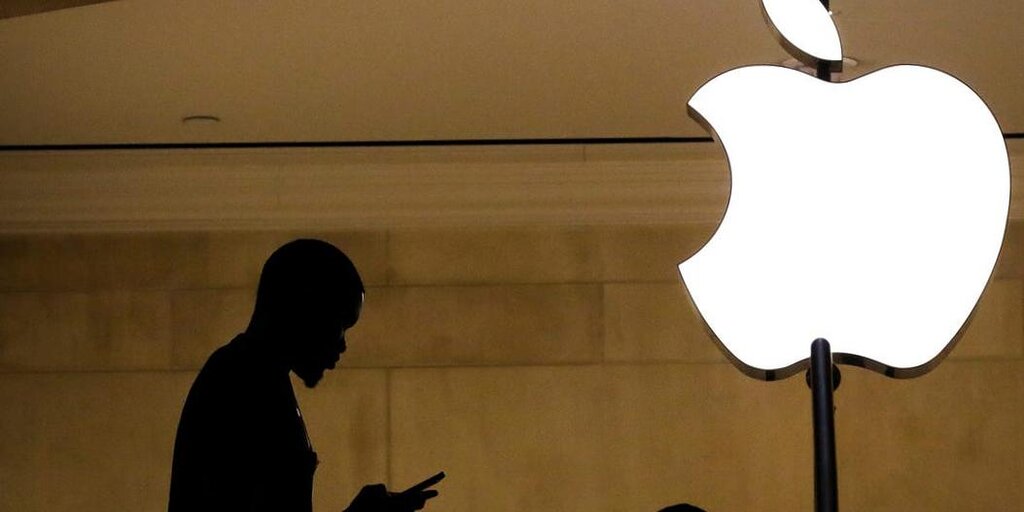 Walt Mossberg dit que l'affirmation du DOJ concernant un monopole sur la pomme est « risible » Walt Mossberg dit que l'affirmation du DOJ concernant un monopole sur la pomme est « risible »