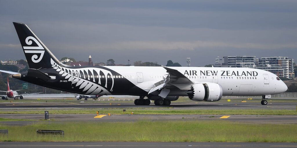 Un passager est resté avec une jambe cassée pendant plus de six heures après des turbulences Un passager est resté avec une jambe cassée pendant plus de six heures après des turbulences